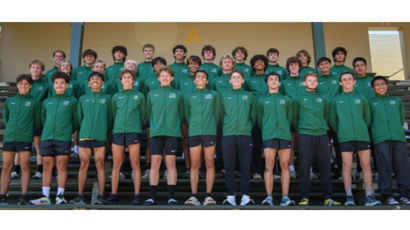 Team photo of Humboldt men's cross country team.