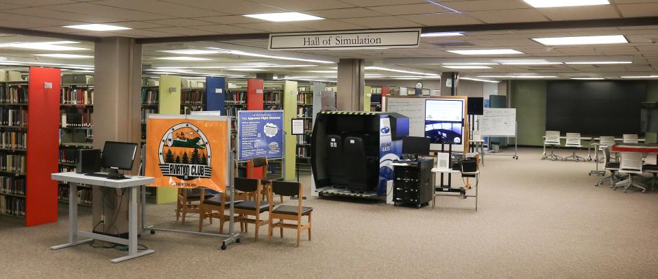 Image of Hall of Simulation and flight simulator