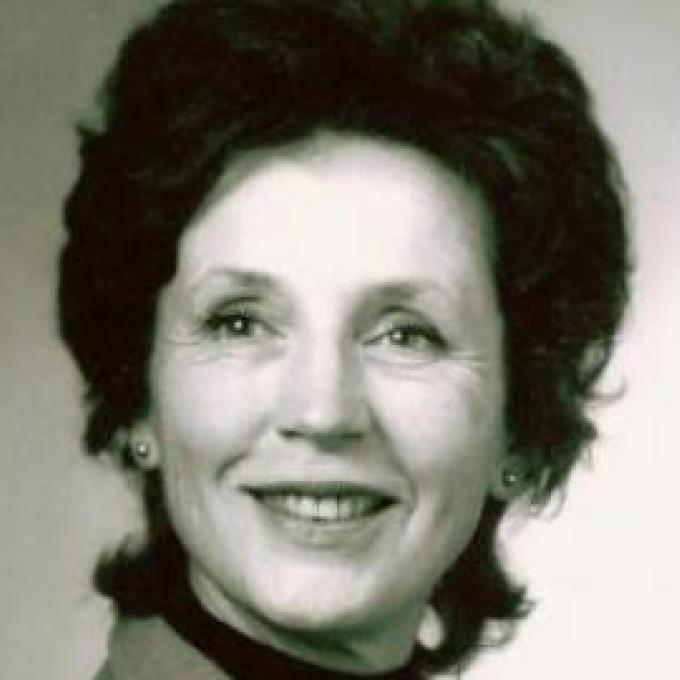 Portrait of Jackie Kasun