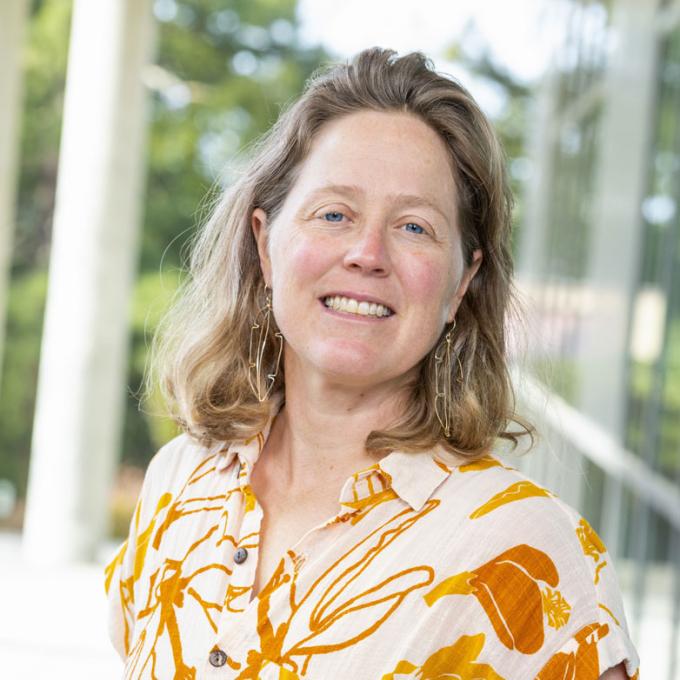 Portrait of Laurie Richmond
