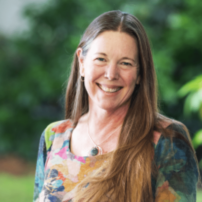 Portrait of Jenn Tarlton