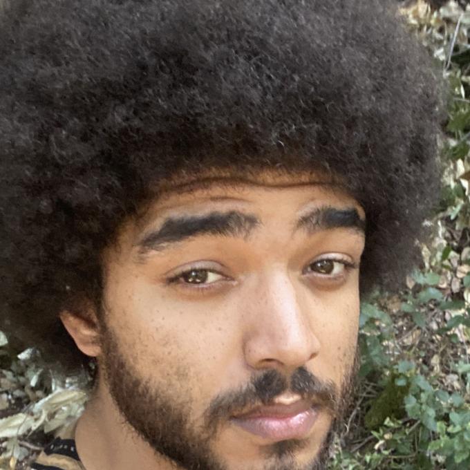 Portrait of Dillon Harp