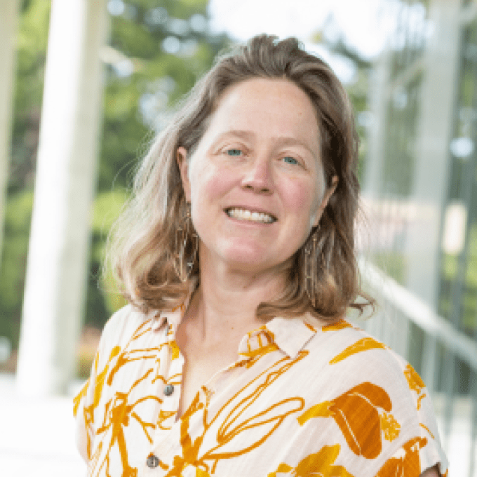 Portrait of Laurie Richmond