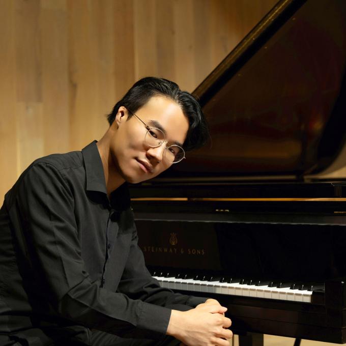 Portrait of Simon Oh