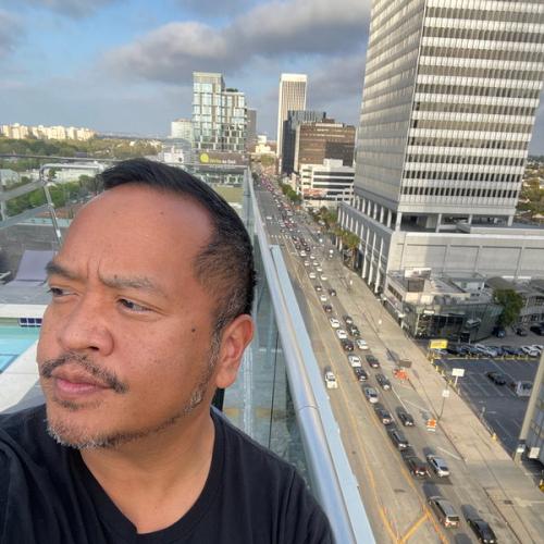Paul Michael Atienza profile picture in urban setting