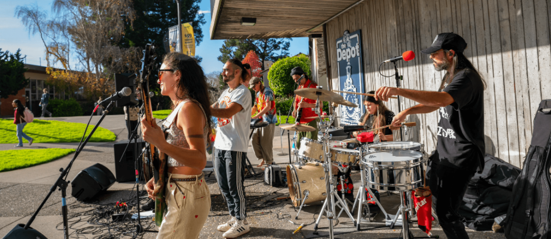 Local band Makenu performing on the University Quad
