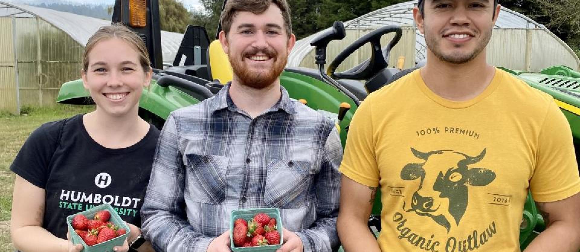 Potawot gifted strawberries to each volunteer