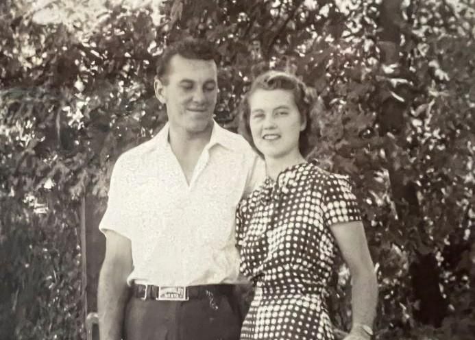 A photo of James and Virginia Harris. 