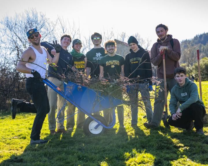 students helping community