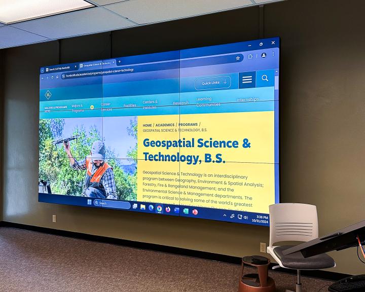 Large nine screen digital wall