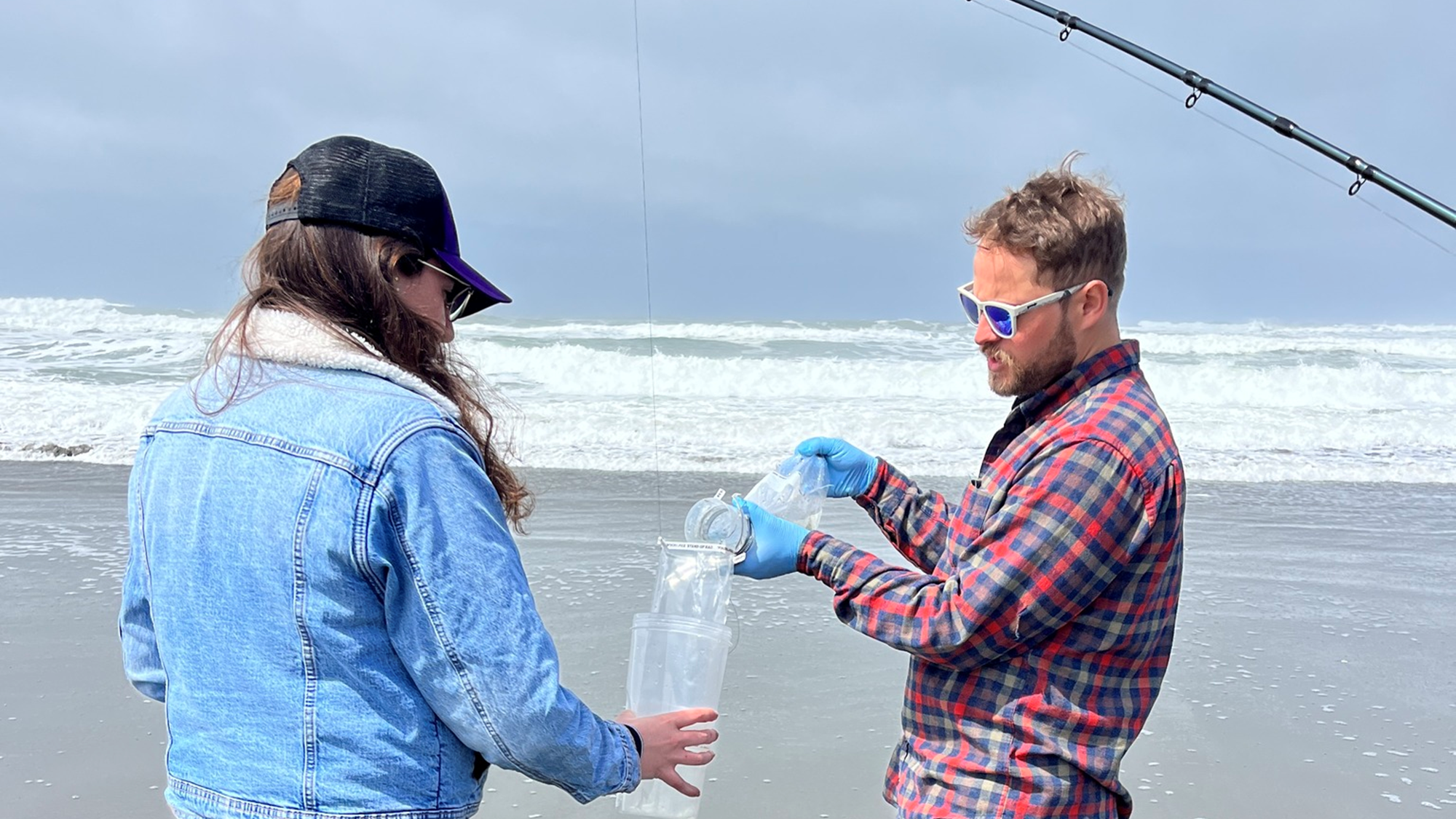 eDNA sample pouring into the bag